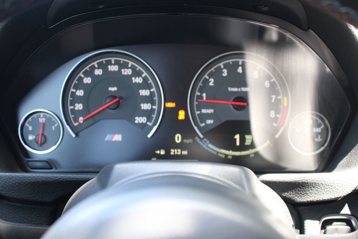 Used 2015 BMW M4 Convertible RWD image 23
