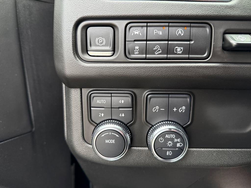 Certified 2024 GMC Yukon AT4 w/ Technology Package AWD/4WD image 21