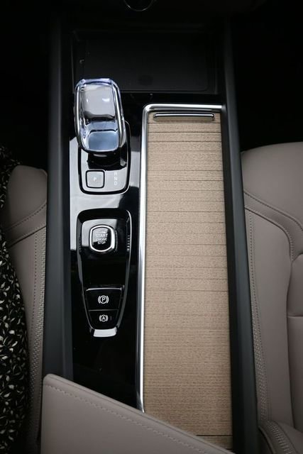 New 2026 Volvo XC60 B5 Plus w/ Protection Package Premier image 11
