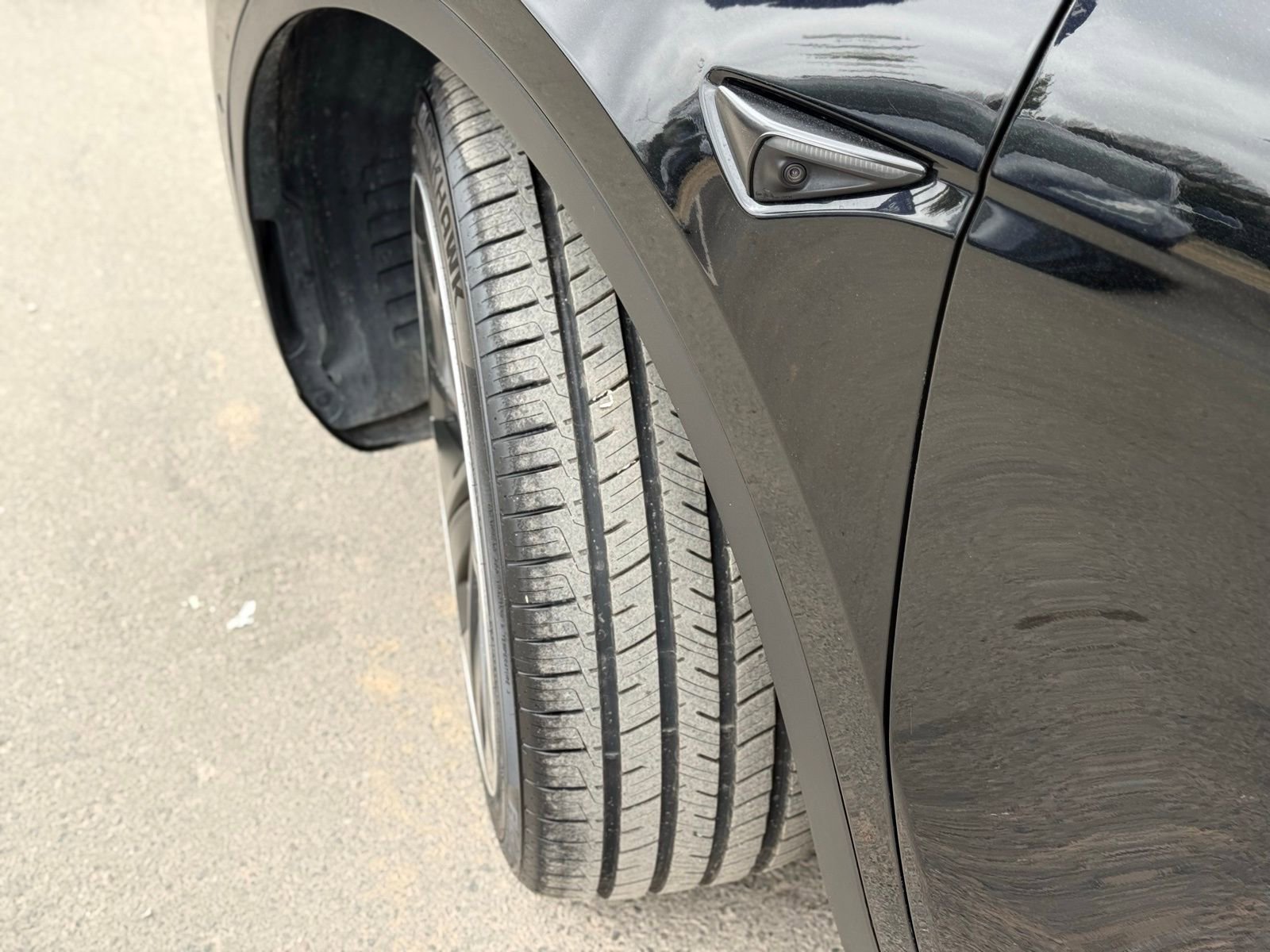 Used 2022 Tesla Model Y Long Range image 14