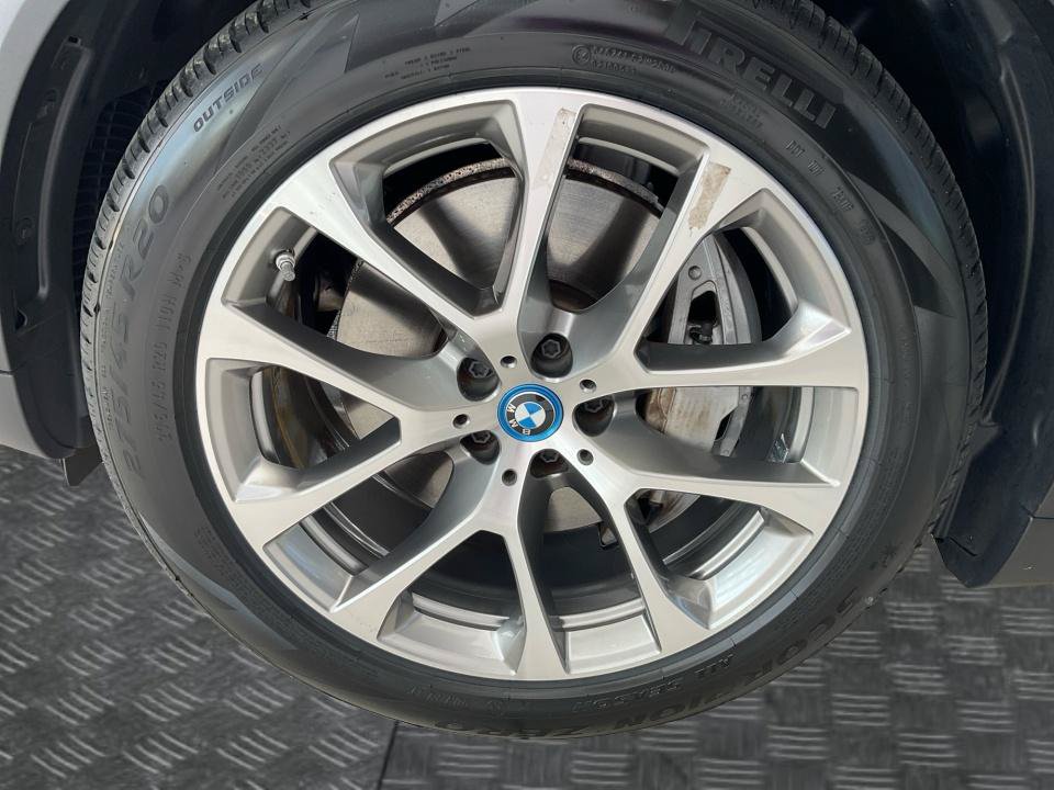 Used 2025 BMW X5 xDrive50e w/ Premium Package AWD/4WD image 27