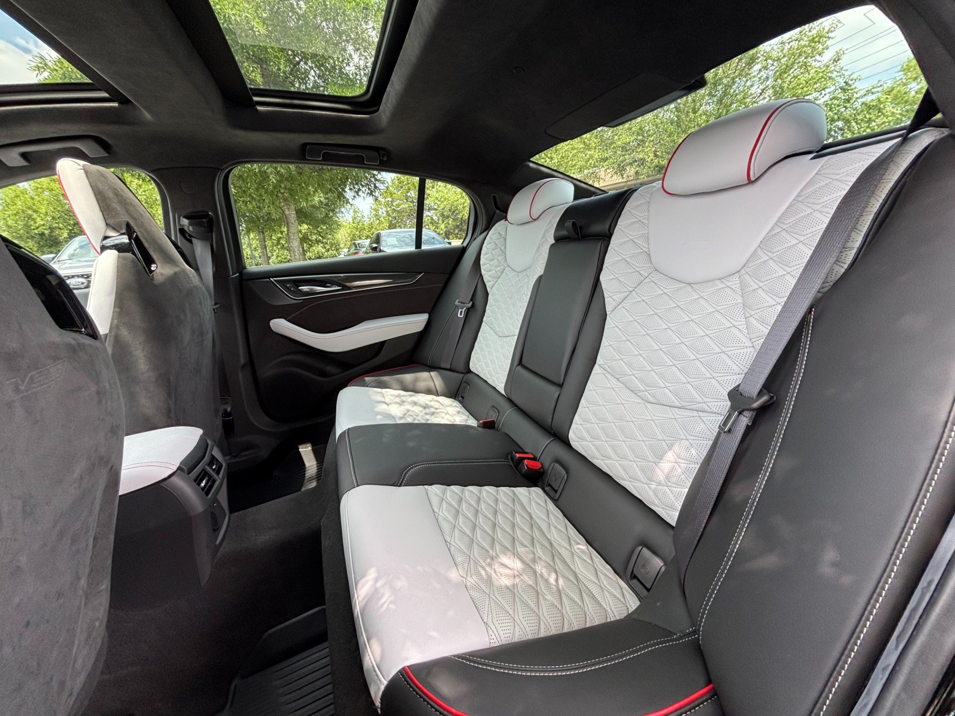 Used 2022 Cadillac CT5 V Blackwing RWD image 13