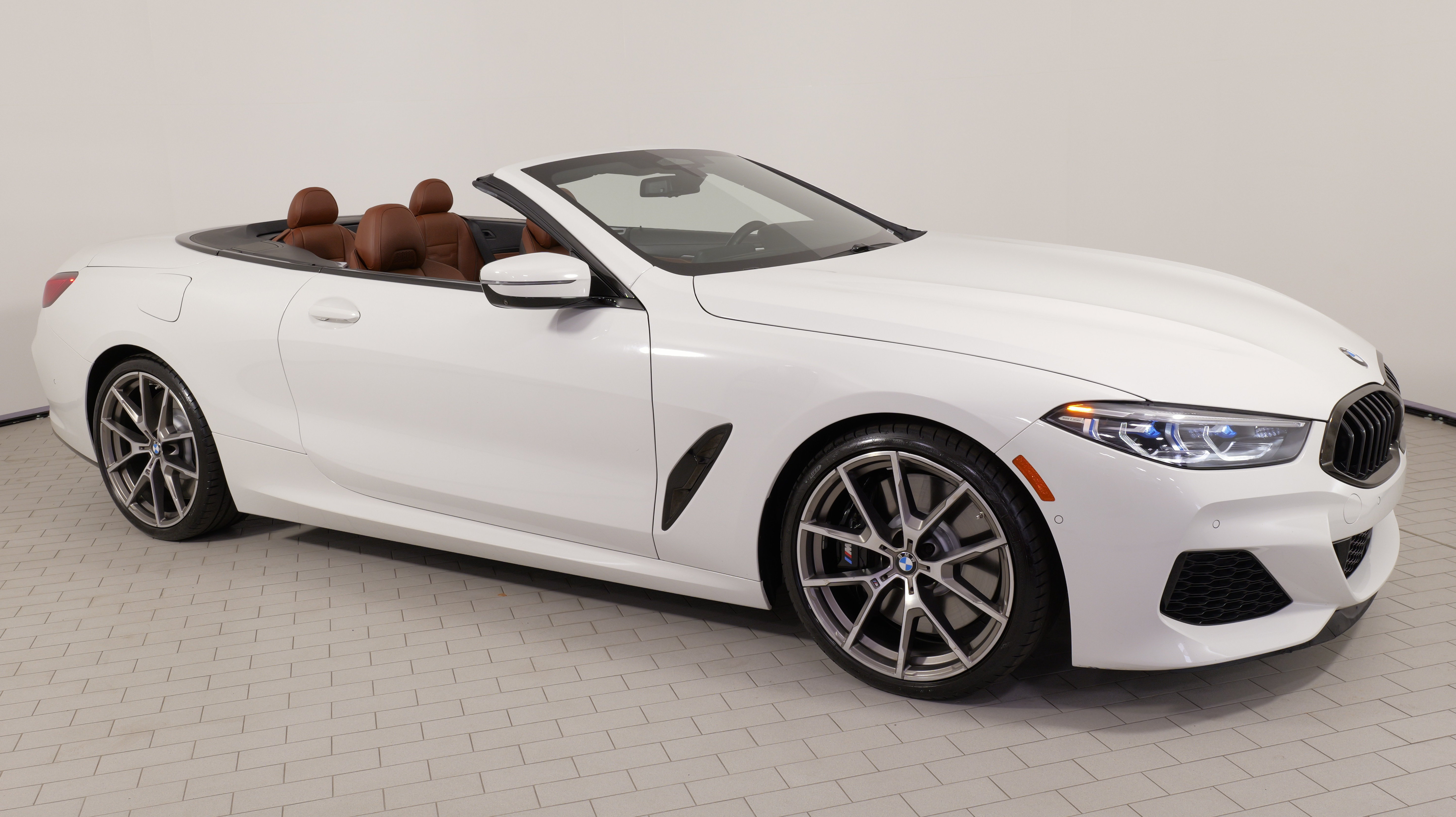 Used 2022 BMW M850i xDrive Convertible AWD/4WD image 10