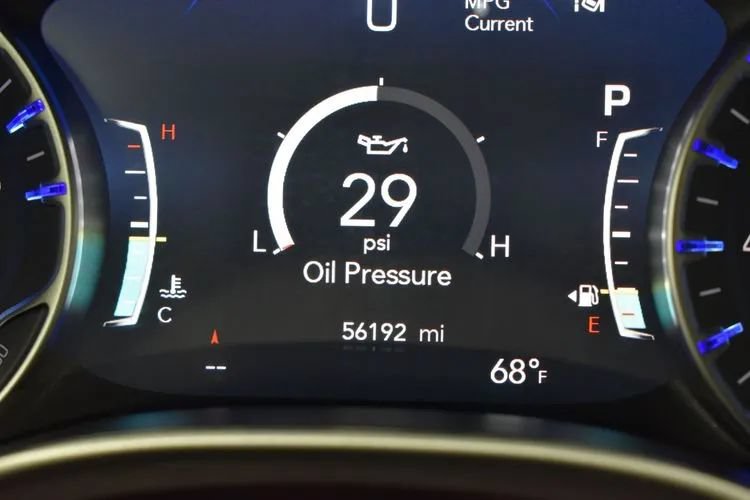 Used 2025 Chrysler Pacifica Select FWD image 28