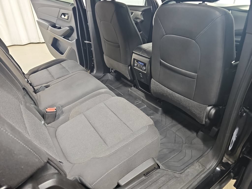 Used 2023 Chevrolet Traverse LT w/ LPO, Floor Liner Package AWD/4WD image 14