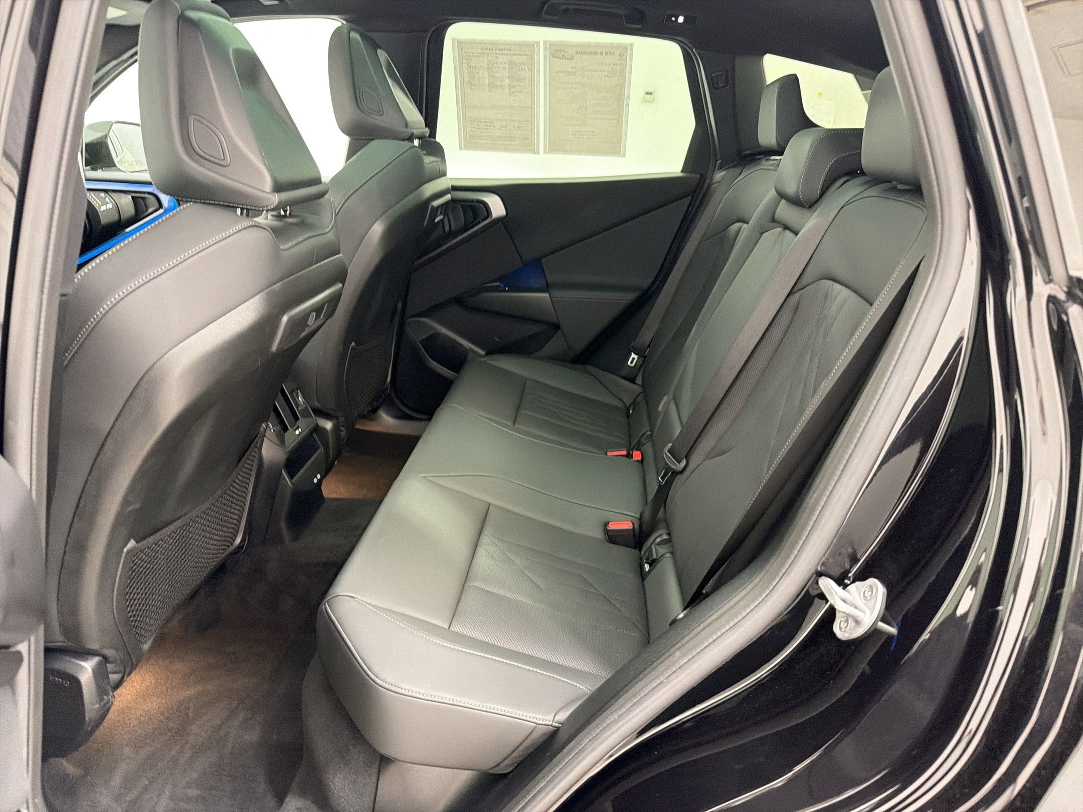 Used 2025 BMW X3 xDrive30i w/ Premium Package image 12