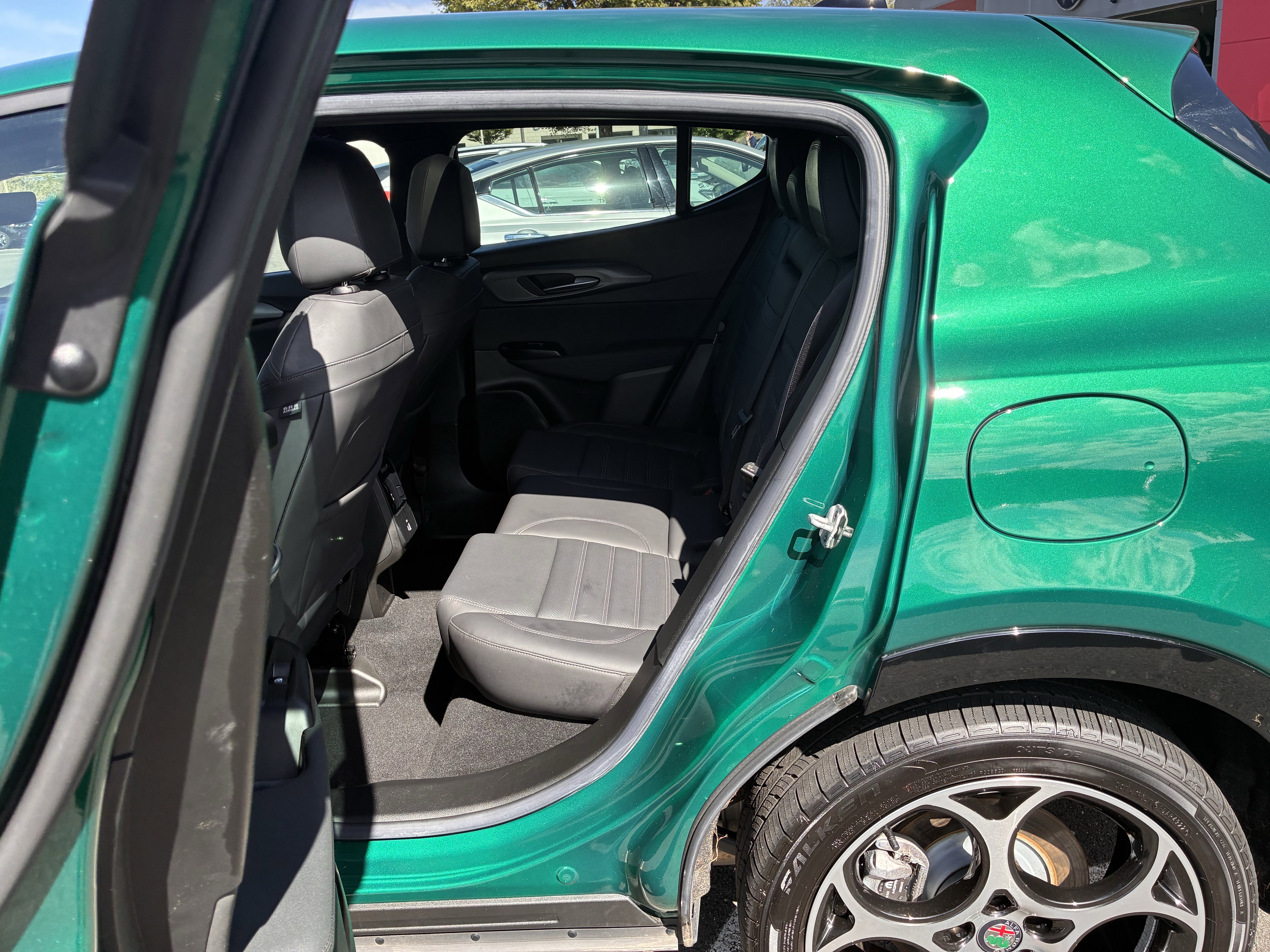 Certified 2024 Alfa Romeo Tonale Ti w/ Premium Interior Package image 28