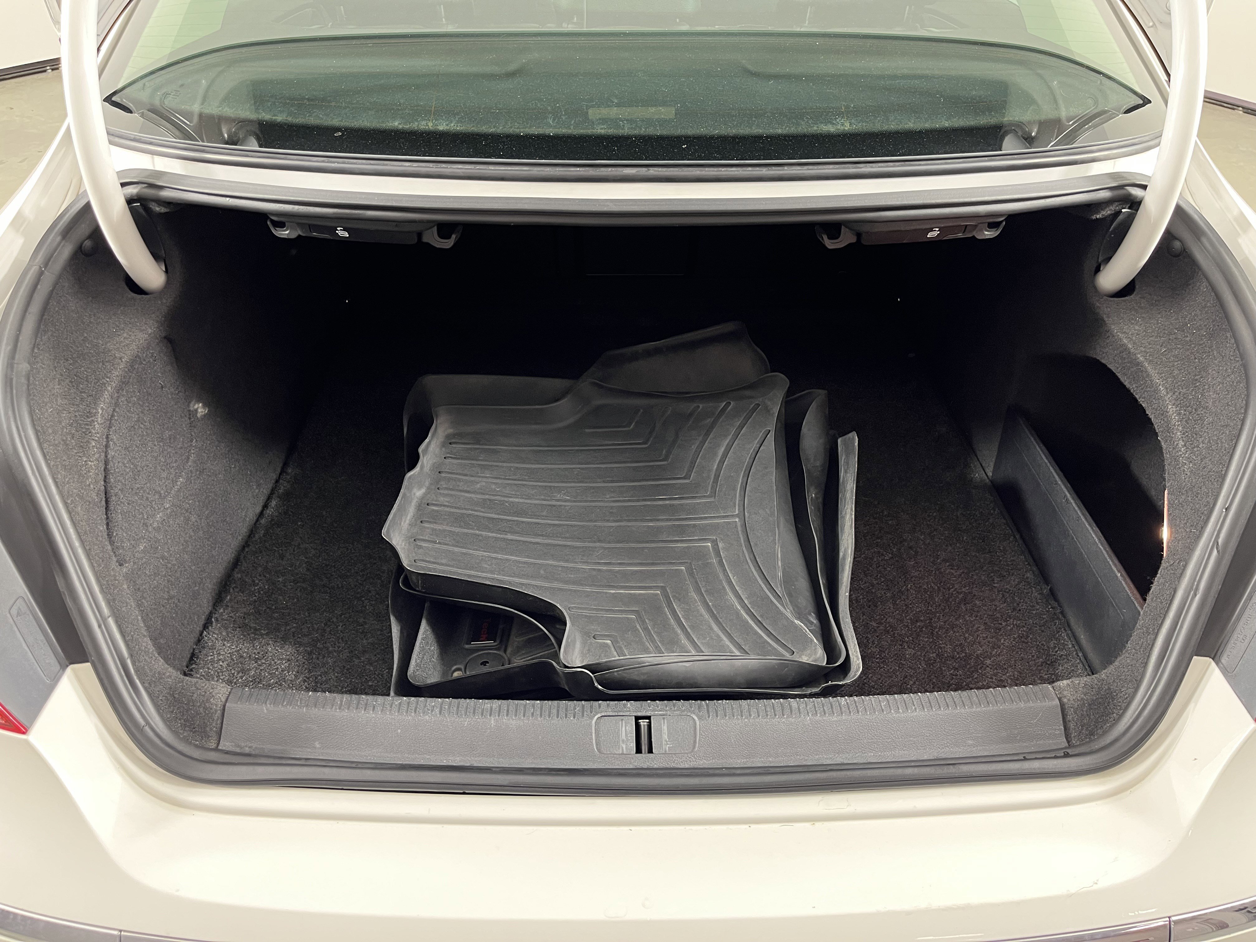 Used 2013 Volkswagen CC Sport image 28