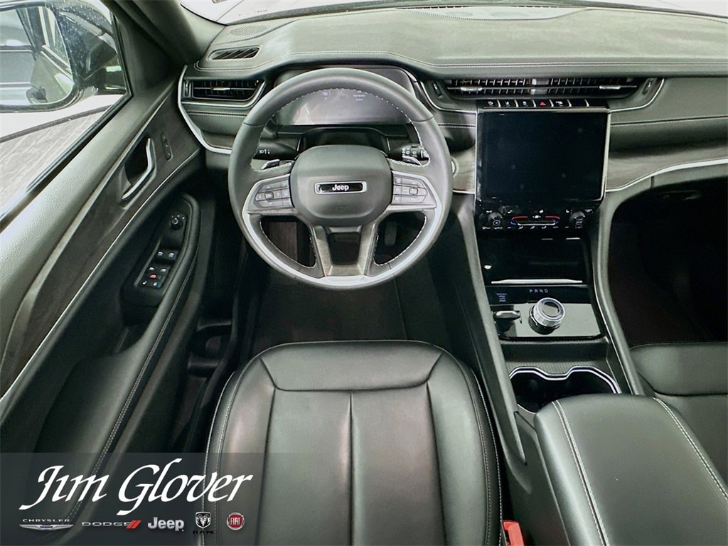 Used 2025 Jeep Grand Cherokee L Limited image 23