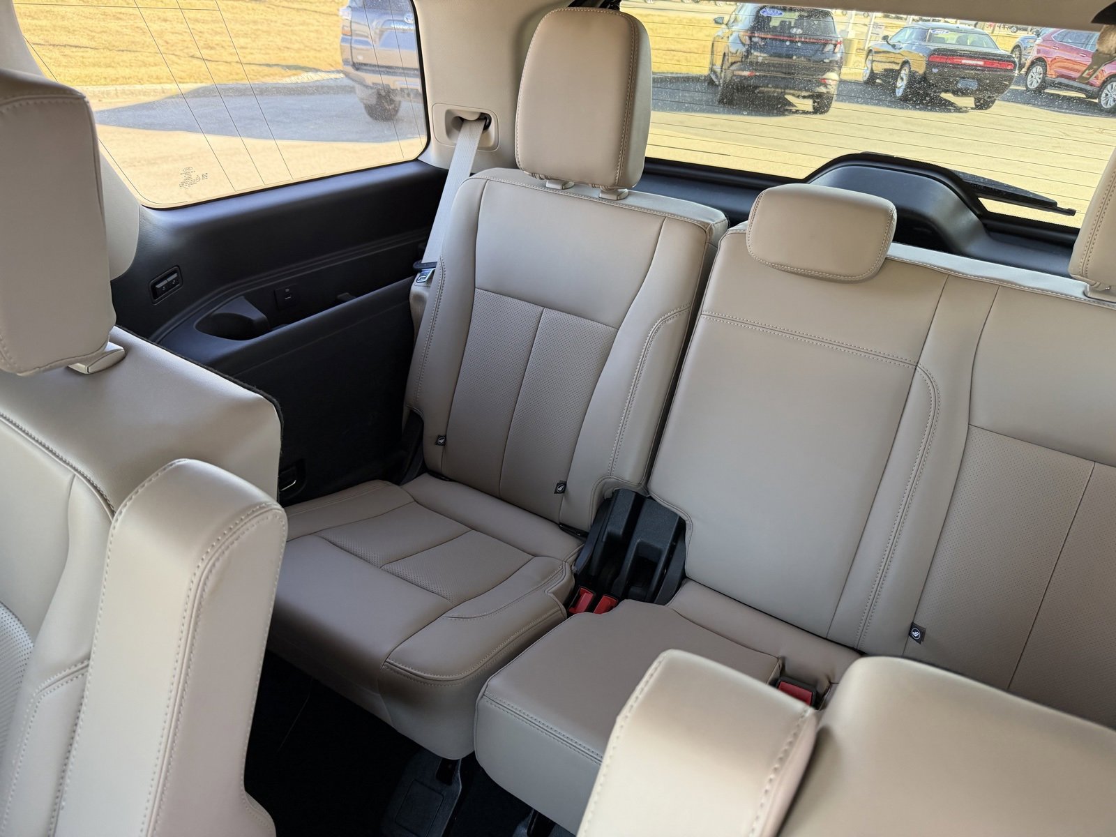Used 2024 Ford Expedition XLT image 16