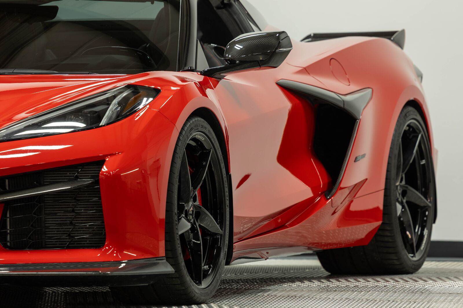 Used 2024 Chevrolet Corvette E-Ray AWD/4WD image 19