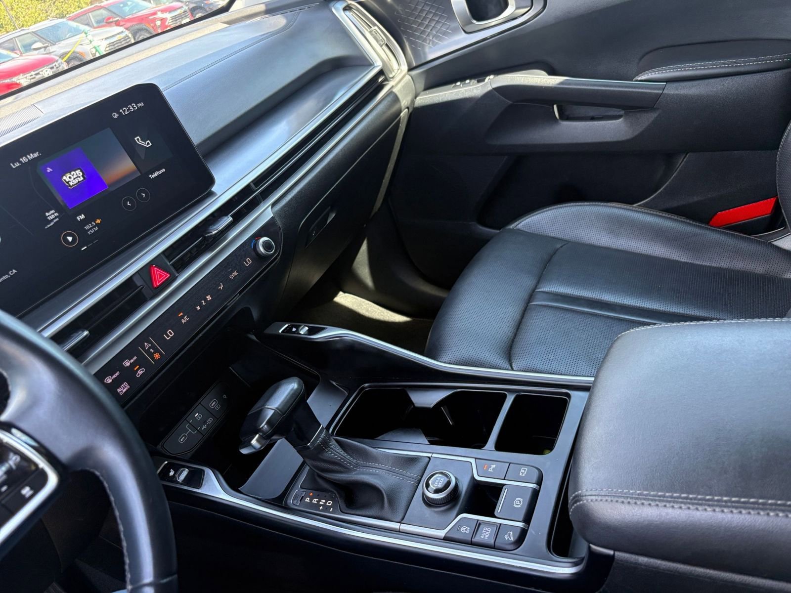 Used 2024 Kia Sorento S image 43