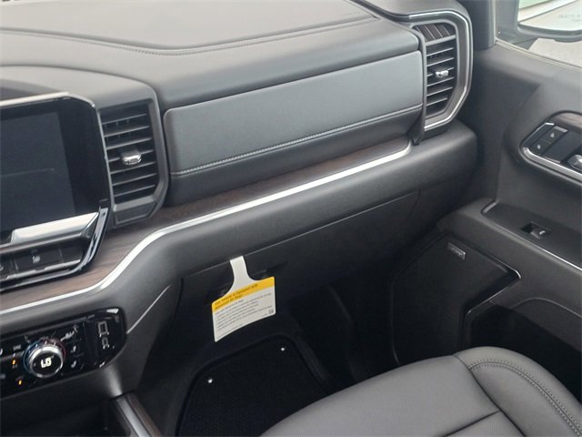 New 2026 GMC Sierra 1500 SLT image 16