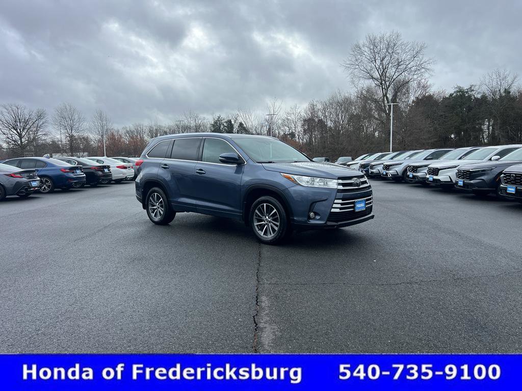 Used 2018 Toyota Highlander XLE image 2