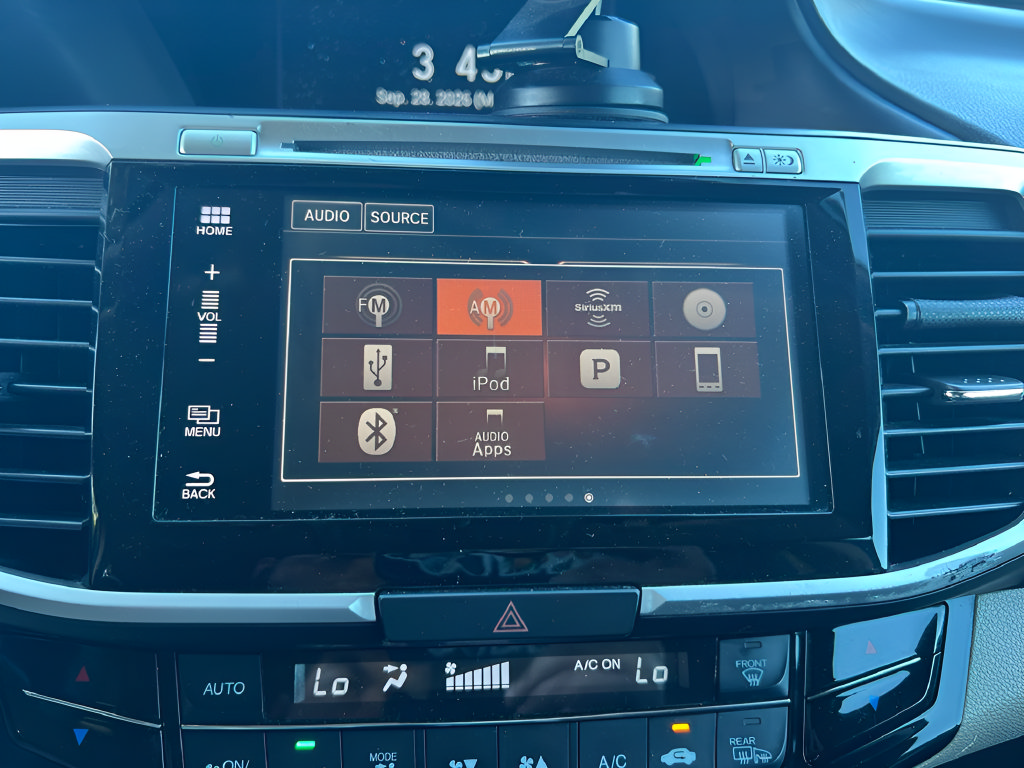 Used 2016 Honda Accord EX image 29