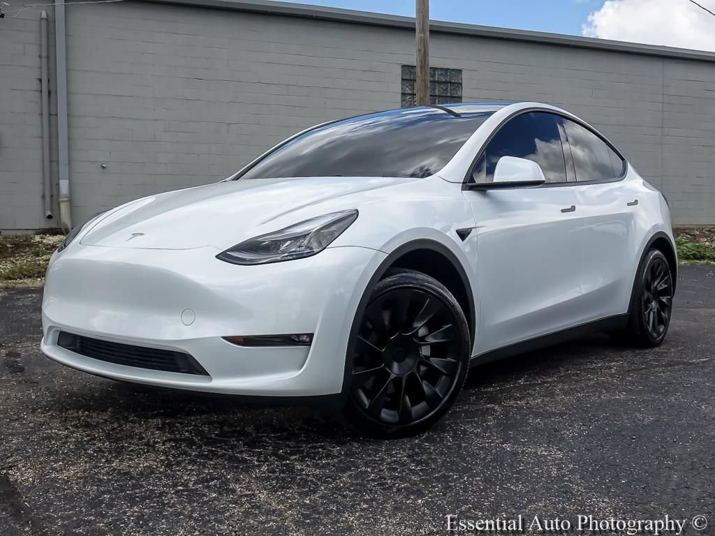 Used 2025 Tesla Model Y Long Range AWD/4WD image 2