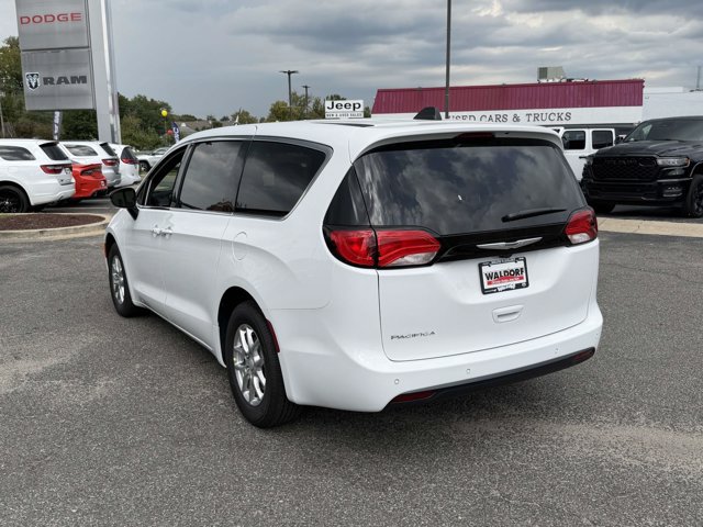 New 2027 Chrysler Pacifica LX FWD image 4
