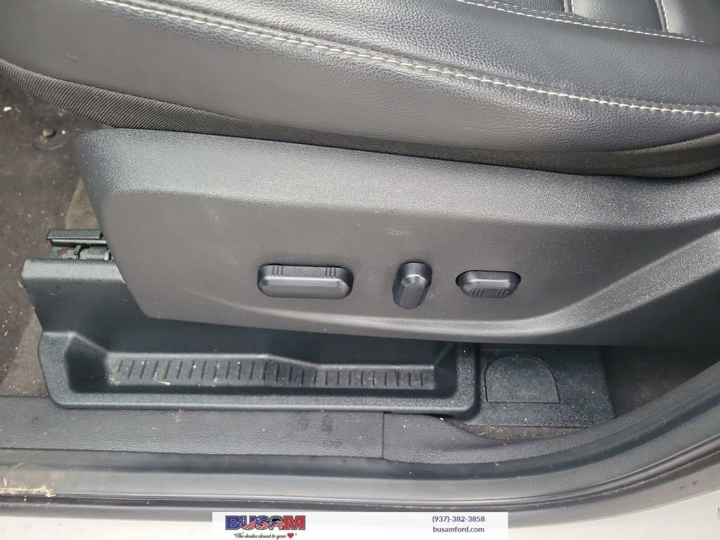 Used 2019 Ford Escape Titanium image 12