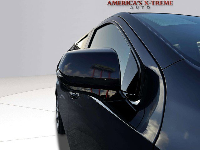 Used 2025 Cadillac Escalade ESV Sport w/ Touring Package image 9