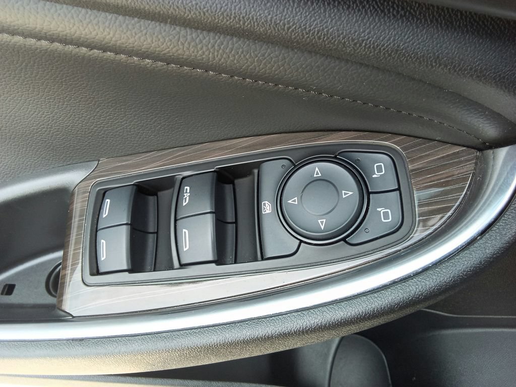 Used 2024 Chevrolet Malibu LT FWD image 18