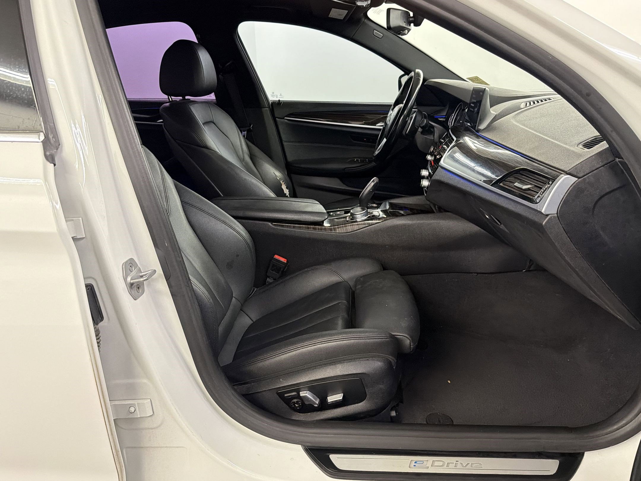 Used 2018 BMW 530e xDrive 530e xDrive iPerformance image 32