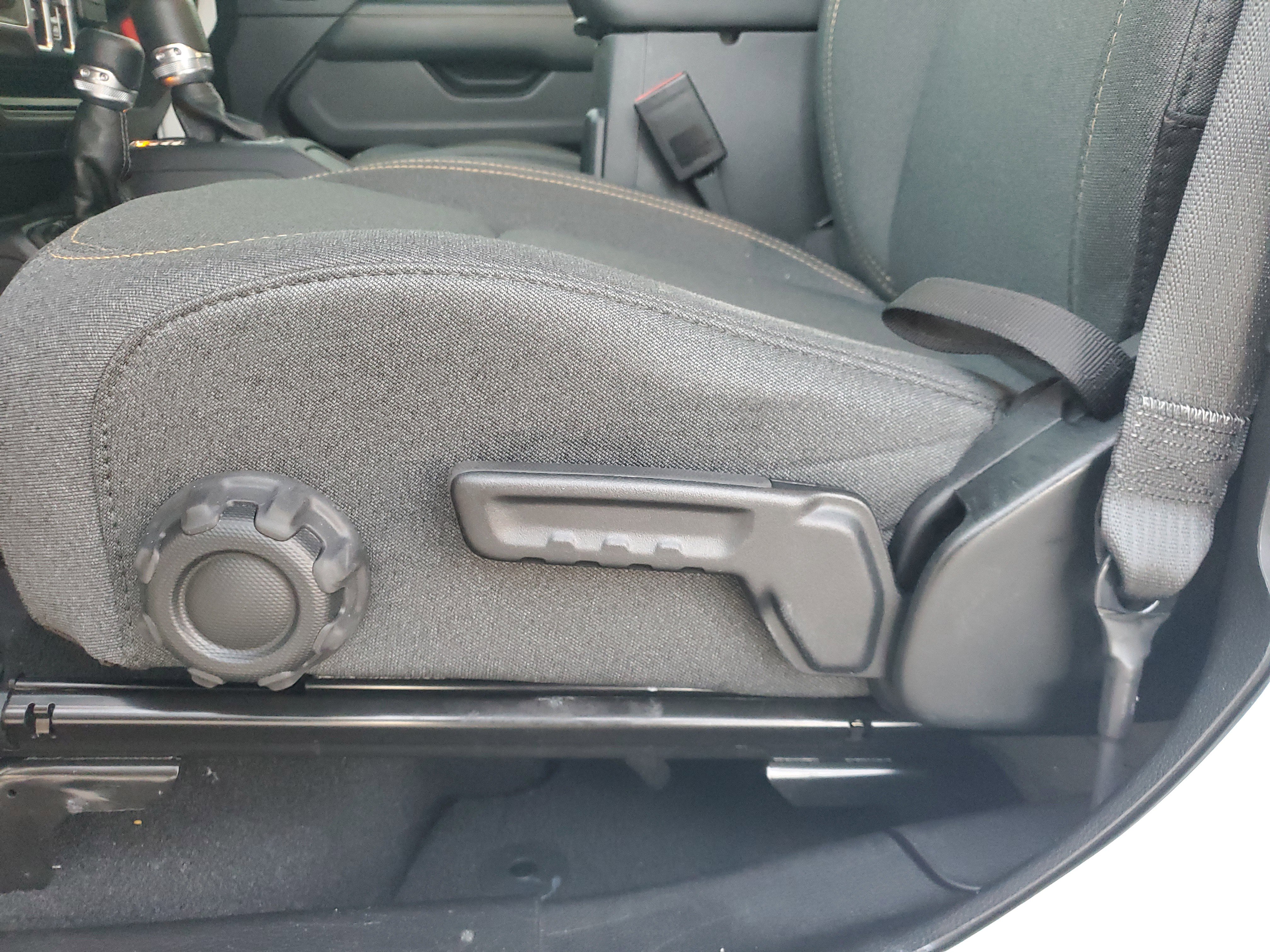 Used 2024 Jeep Wrangler Sahara image 14