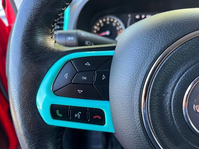 Used 2020 Jeep Renegade Latitude w/ Cold Weather Group FWD image 16