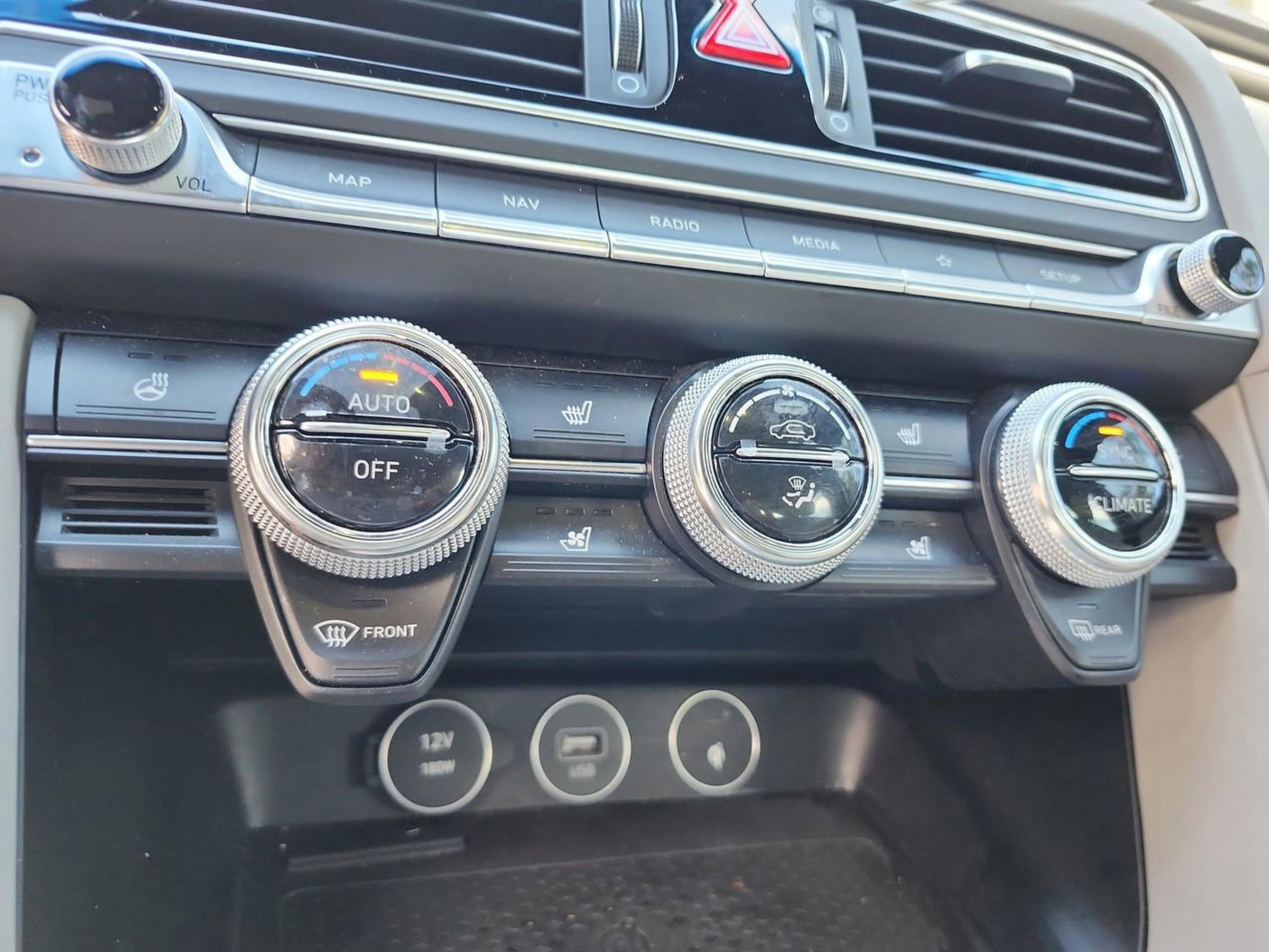 Used 2023 Genesis G70 3.3T w/ Sport Prestige Package image 31