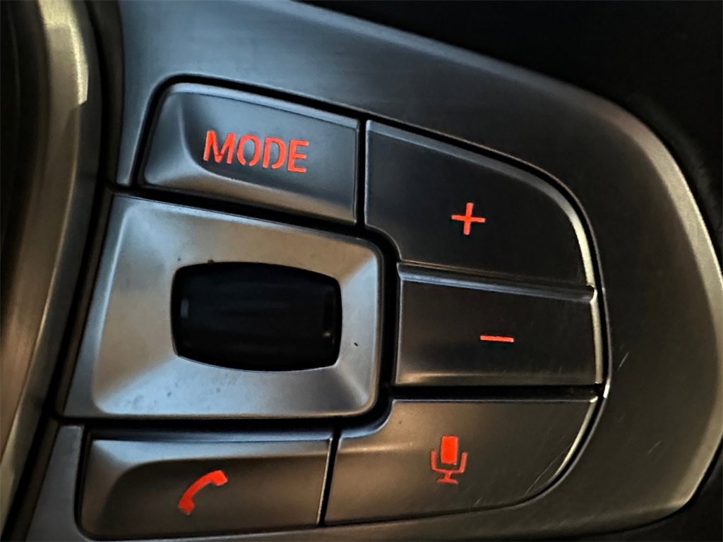 Used 2018 BMW 750i xDrive image 18