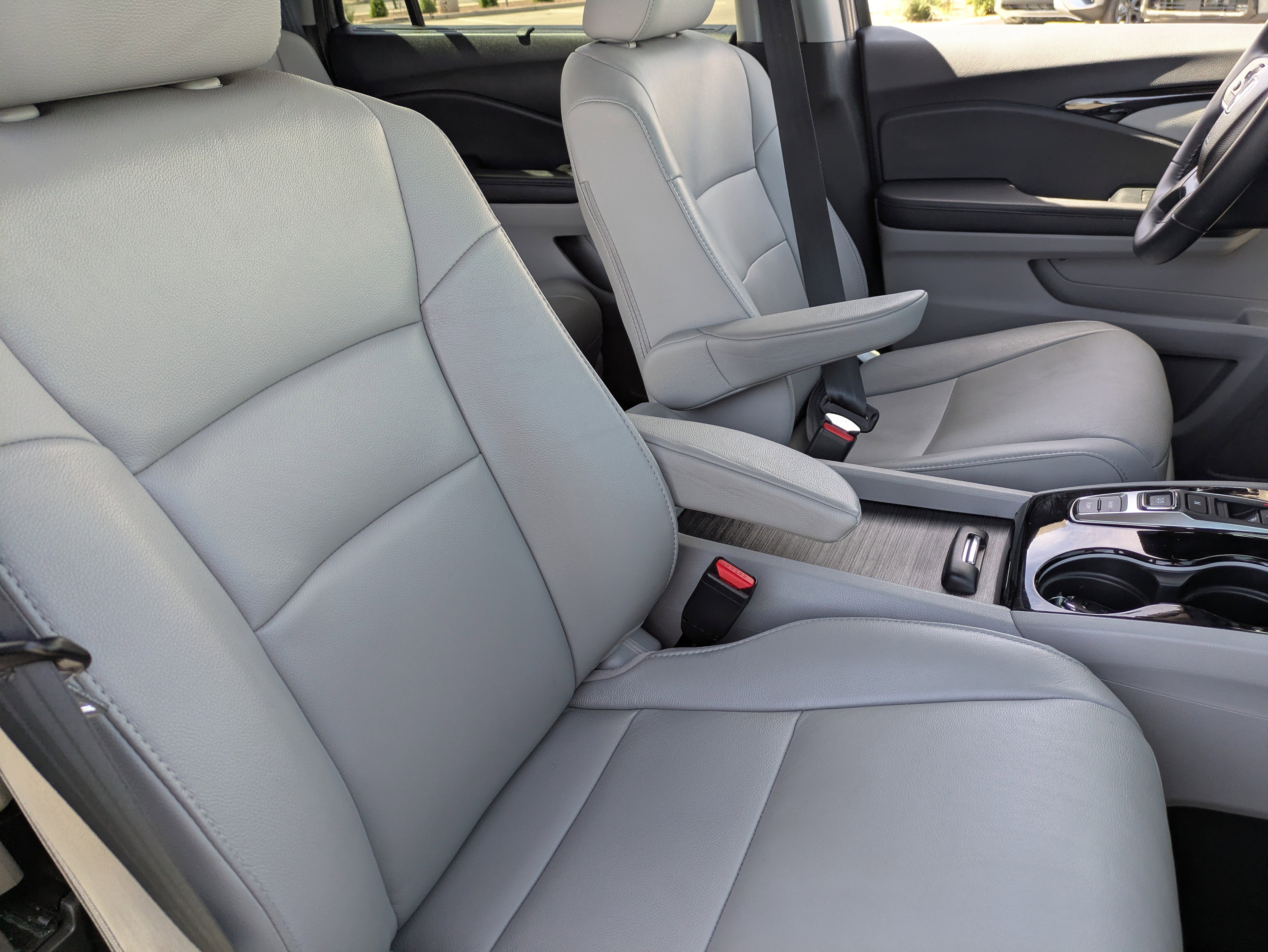 Used 2022 Honda Pilot Touring image 11