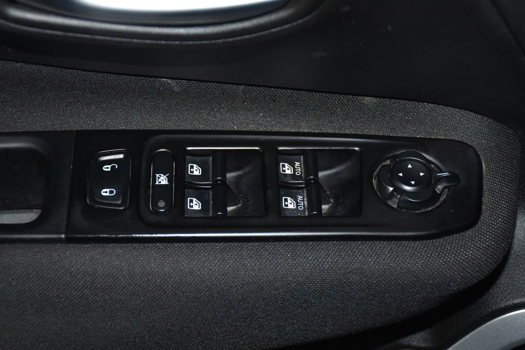 Used 2021 Jeep Renegade Latitude image 24