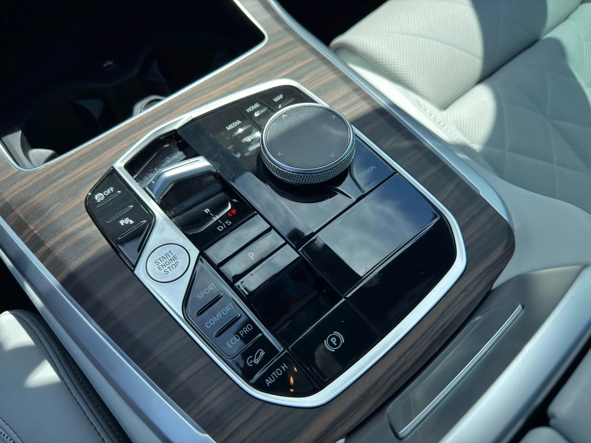 Used 2024 BMW X5 xDrive40i w/ M Sport Package image 28