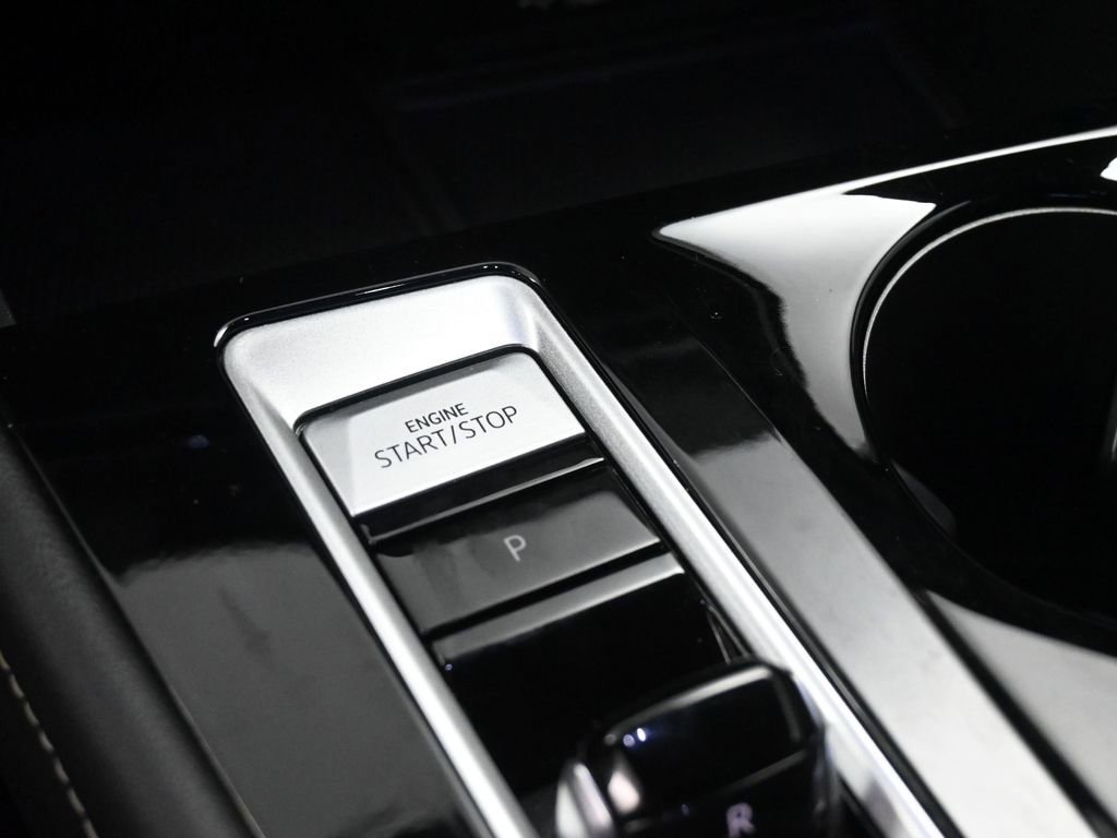 Used 2024 Volkswagen Atlas SE image 25