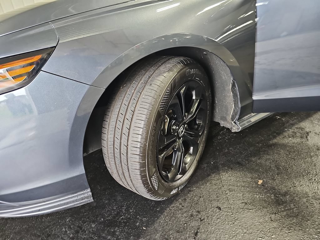 Used 2025 Honda Accord SE image 32