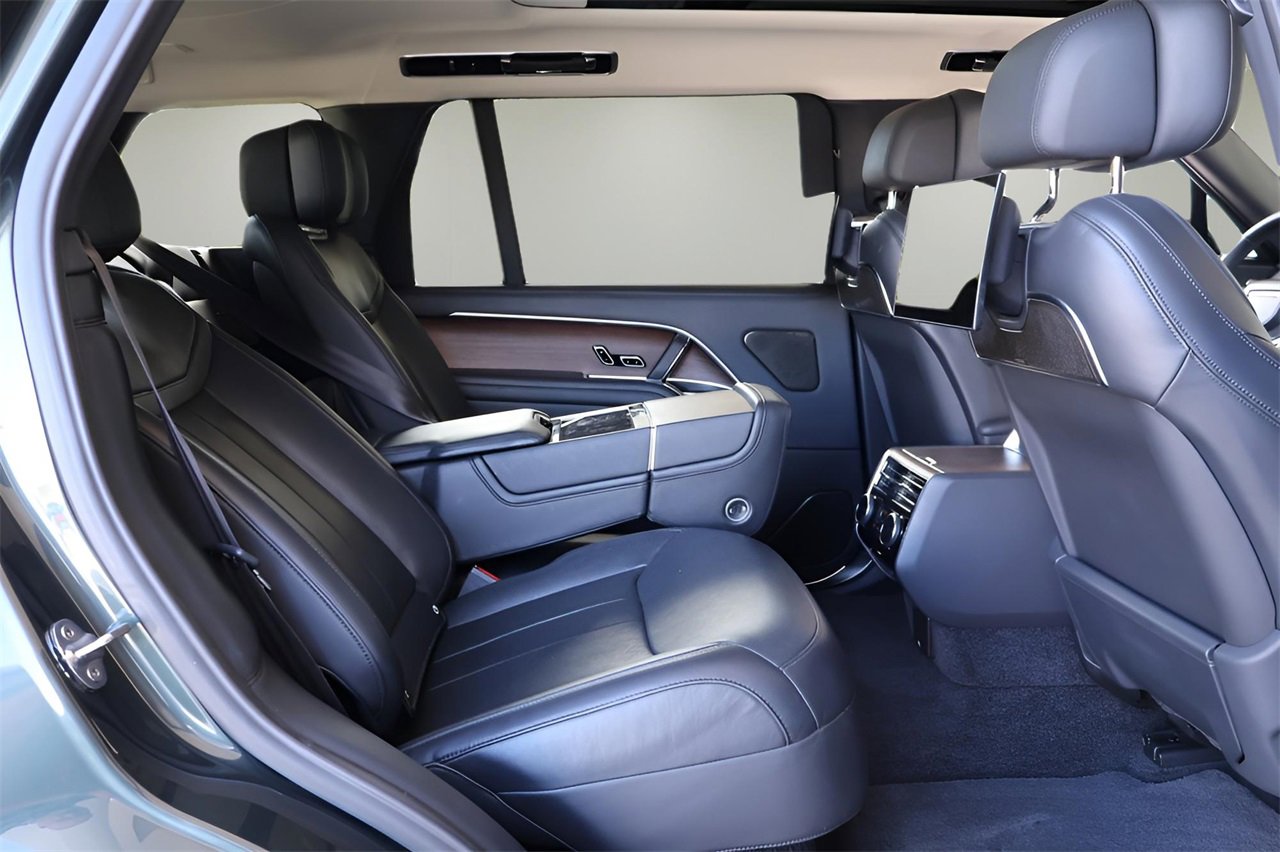 Used 2024 Land Rover Range Rover Long Wheelbase Autobiography image 16