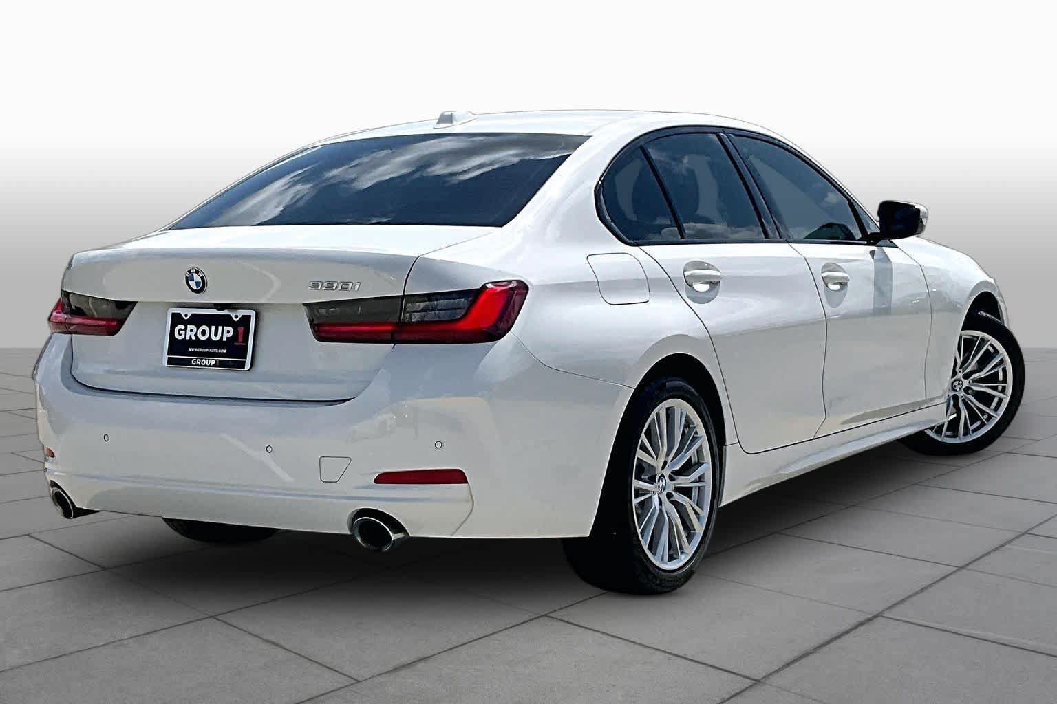 Used 2023 BMW 330i Sedan w/ Driving Assistance Package RWD image 12