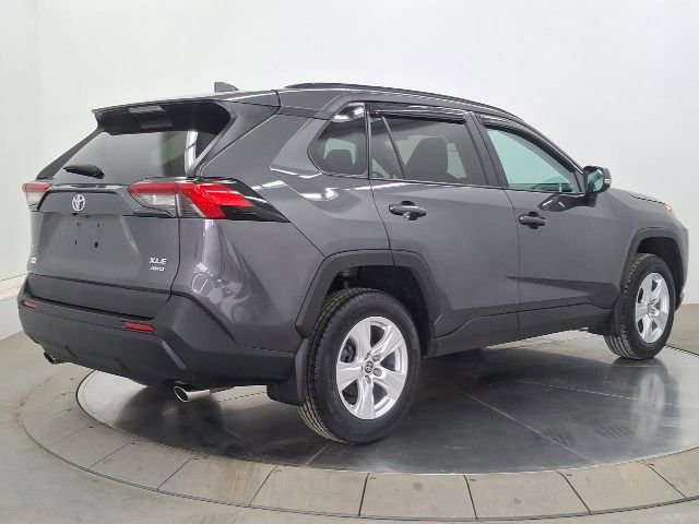 Used 2021 Toyota RAV4 XLE w/ Convenience Package image 7
