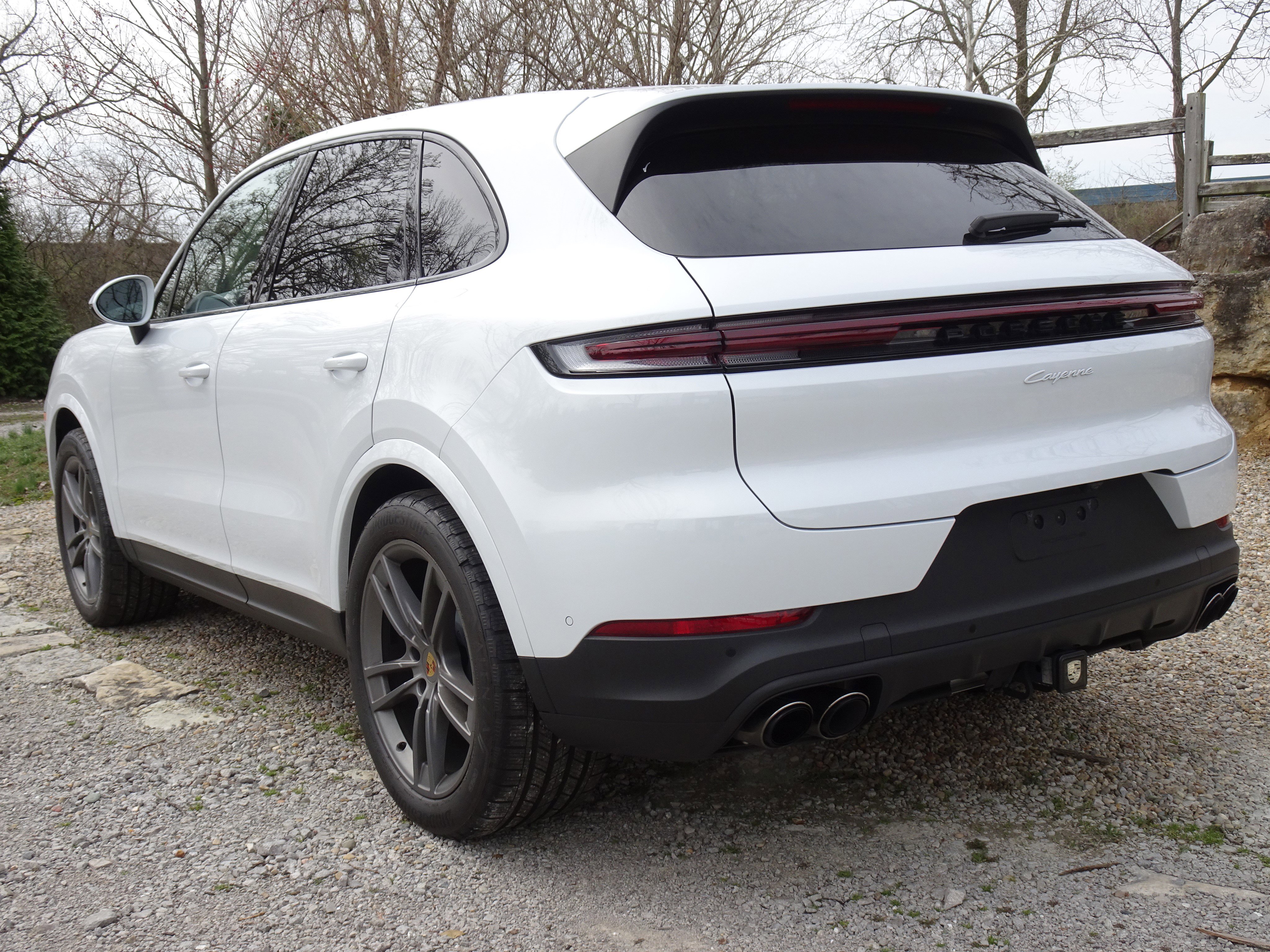 Used 2024 Porsche Cayenne image 8