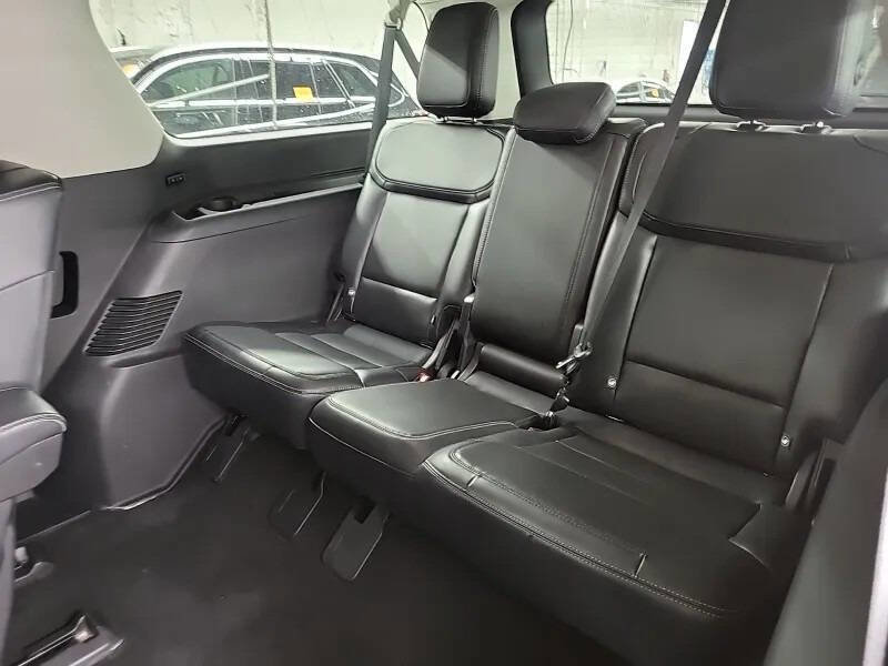 Used 2025 Ford Expedition Max Platinum AWD/4WD image 12