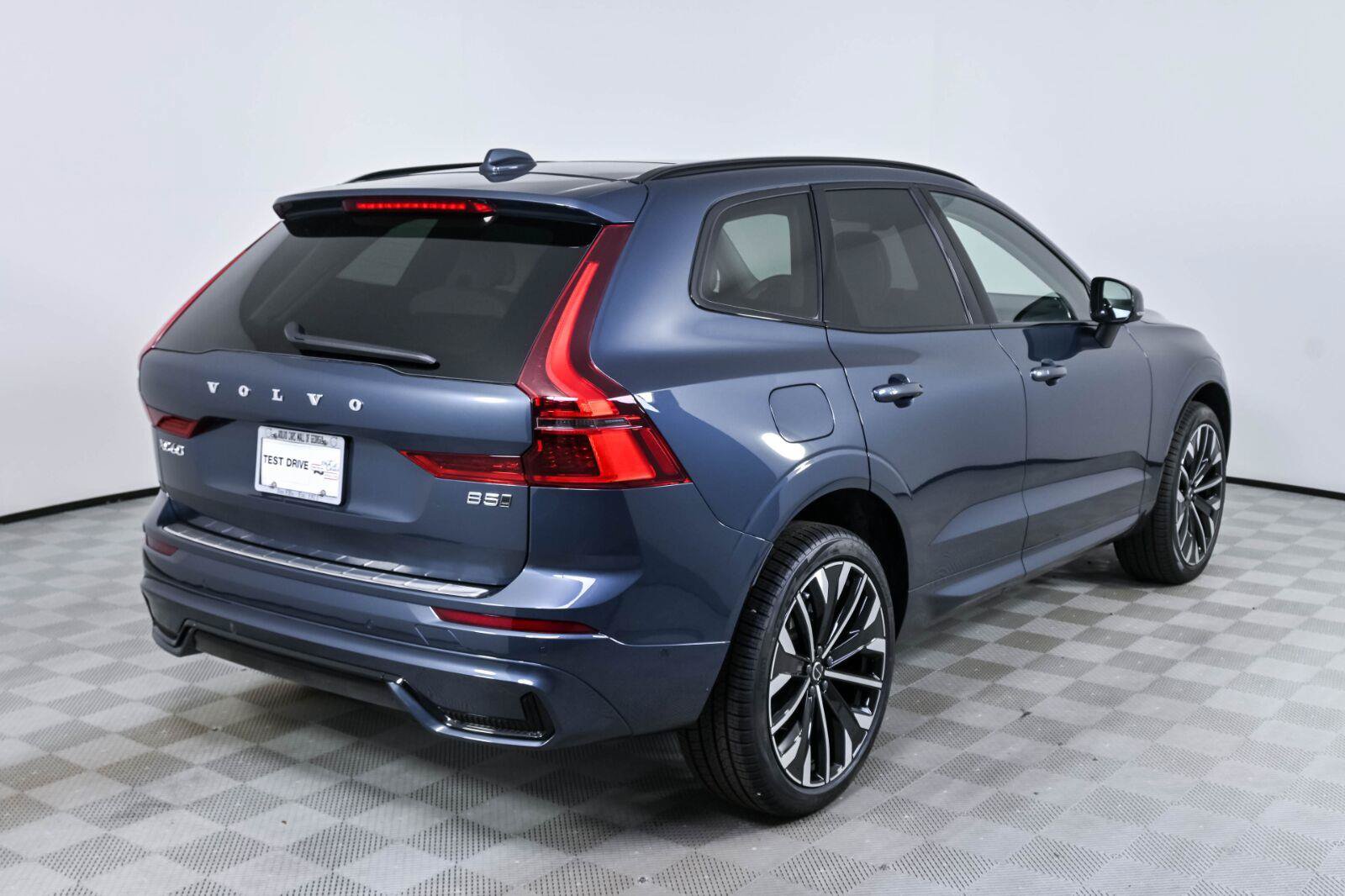 New 2027 Volvo XC60 B5 Ultra AWD/4WD image 27