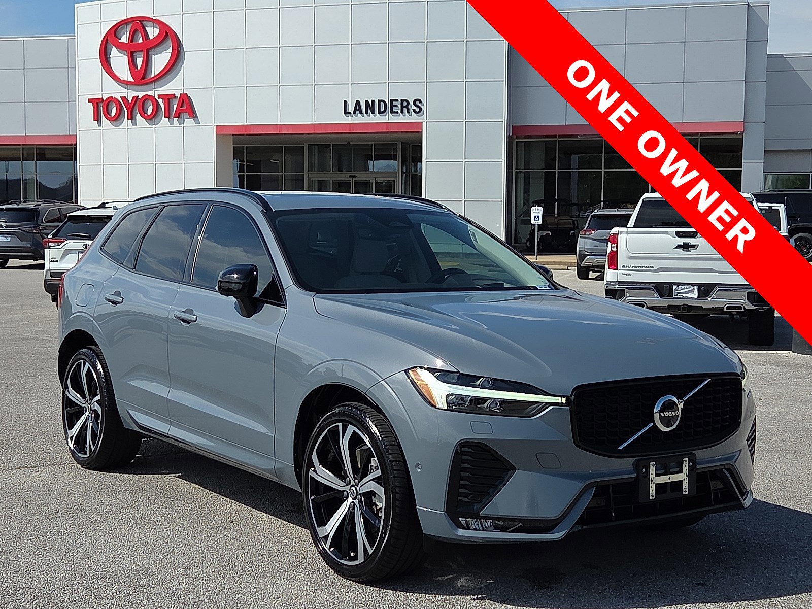 Used 2023 Volvo XC60 B6 Ultimate w/ Protection Package Premier