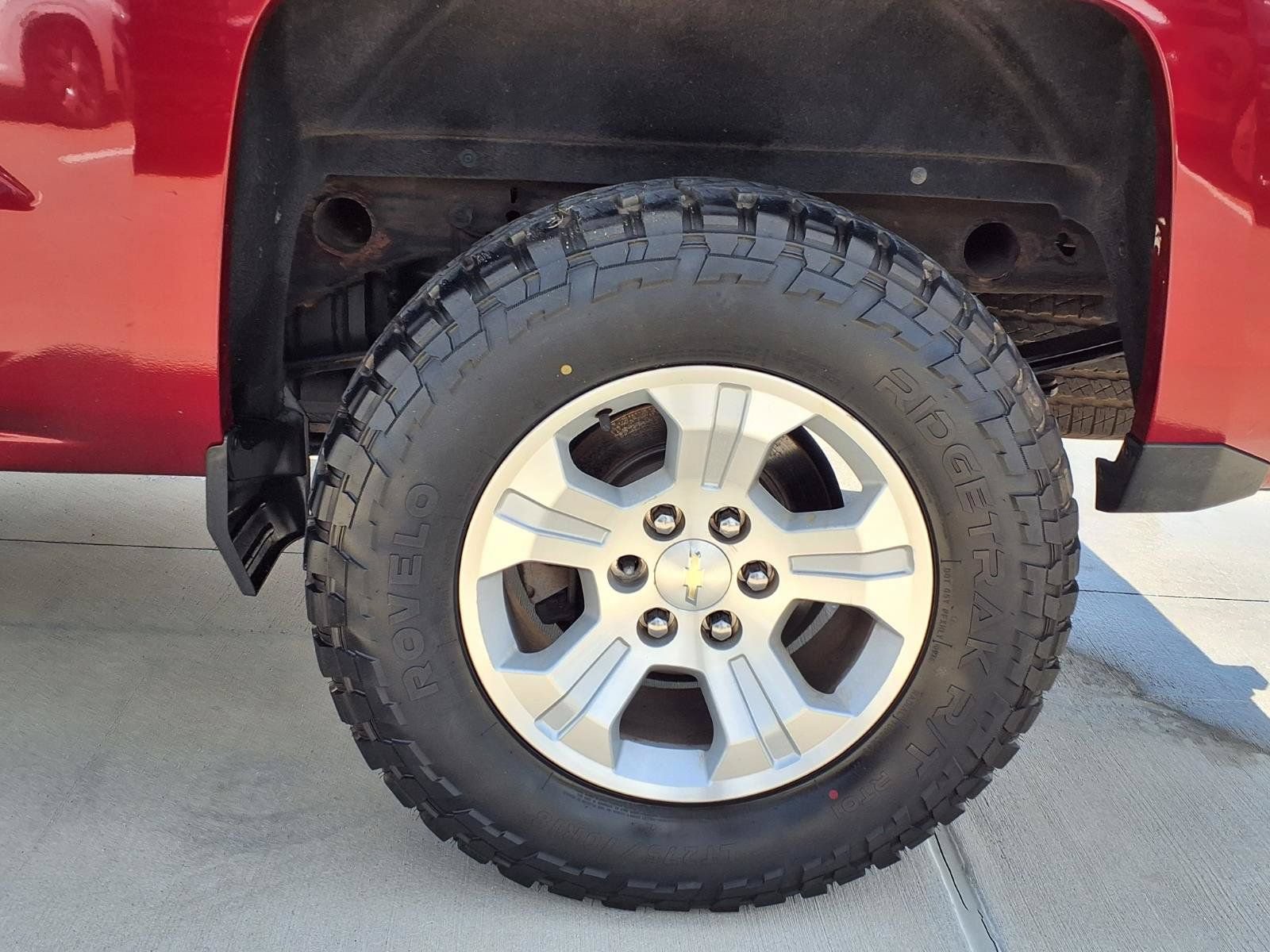 Used 2018 Chevrolet Silverado 1500 LT w/ All Star Edition AWD/4WD image 9