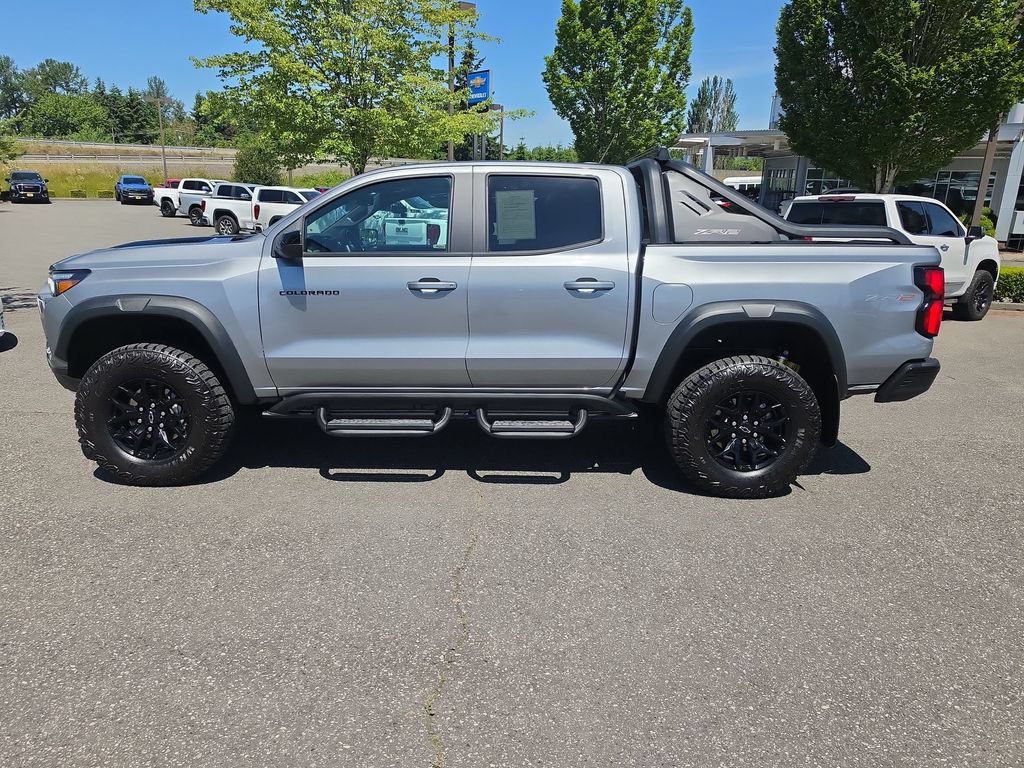 Certified 2025 Chevrolet Colorado ZR2 w/ Midnight Edition AWD/4WD image 3
