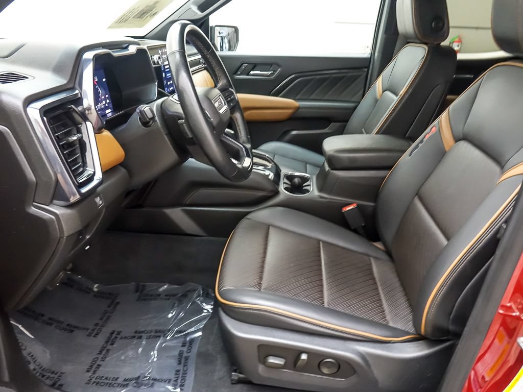 Used 2023 GMC Canyon AT4 w/ AT4 Premium Package AWD/4WD image 9