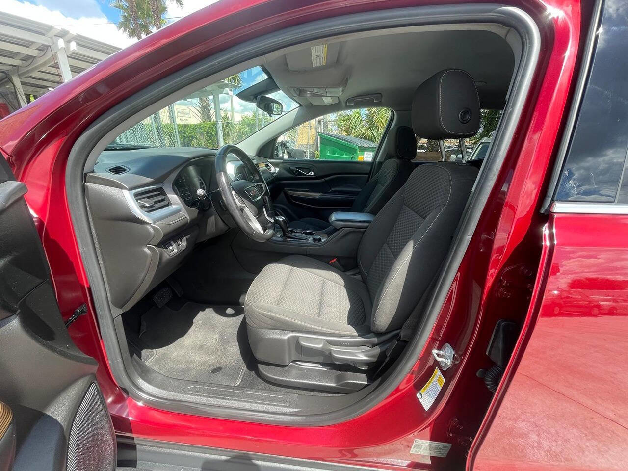 Used 2018 GMC Acadia SLE AWD/4WD image 4