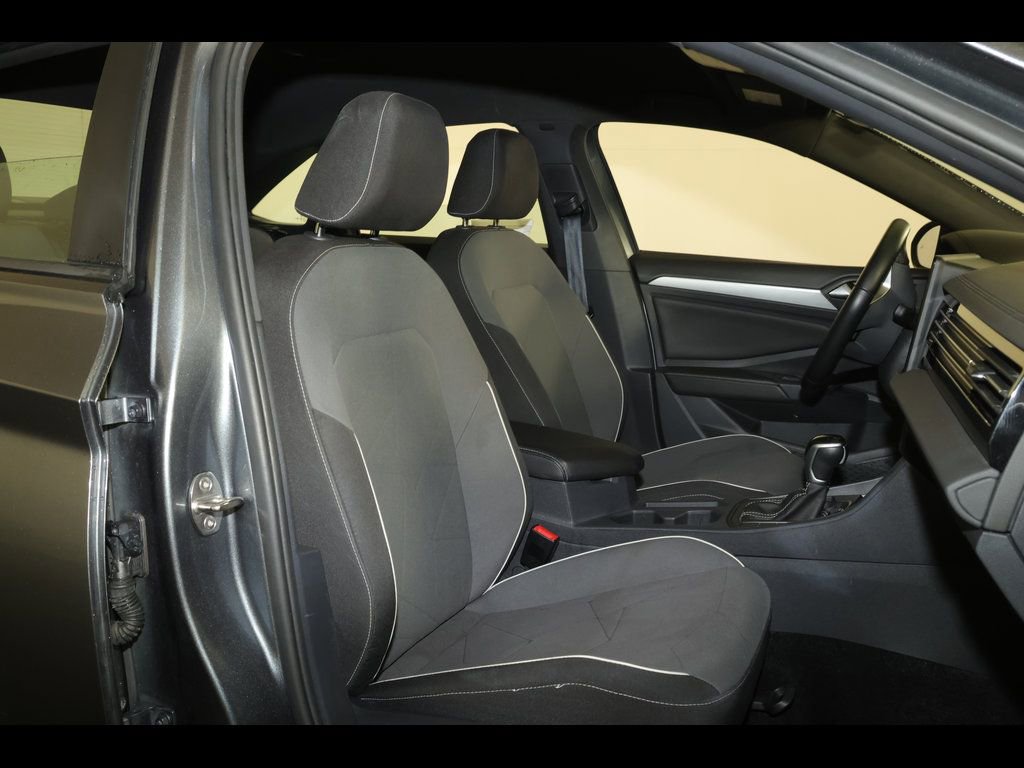 Used 2025 Volkswagen Jetta Sport FWD image 27