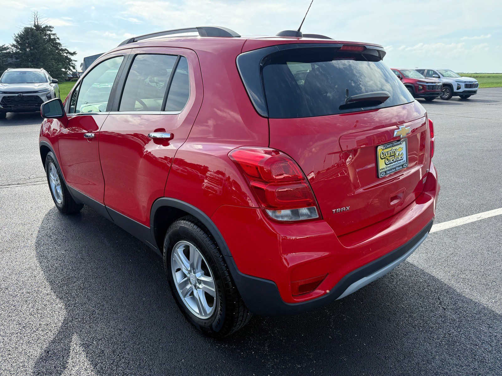 Used 2017 Chevrolet Trax LT w/ LT Convenience Package FWD image 3