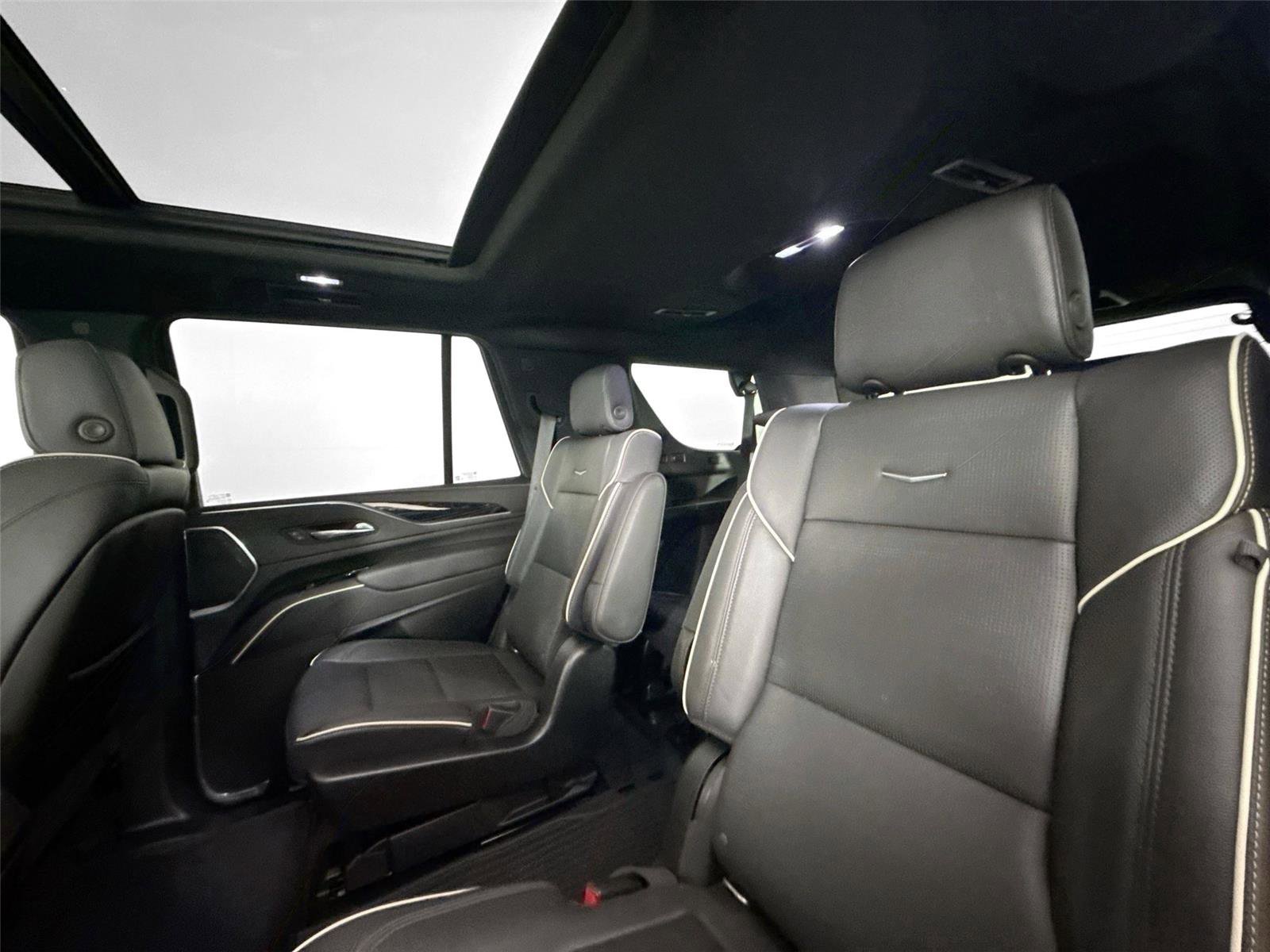 Used 2022 Cadillac Escalade Sport w/ Touring Package image 34