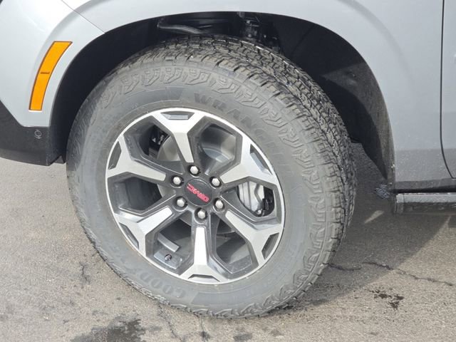 New 2026 GMC Yukon AT4 w/ AT4 Premium Package image 29