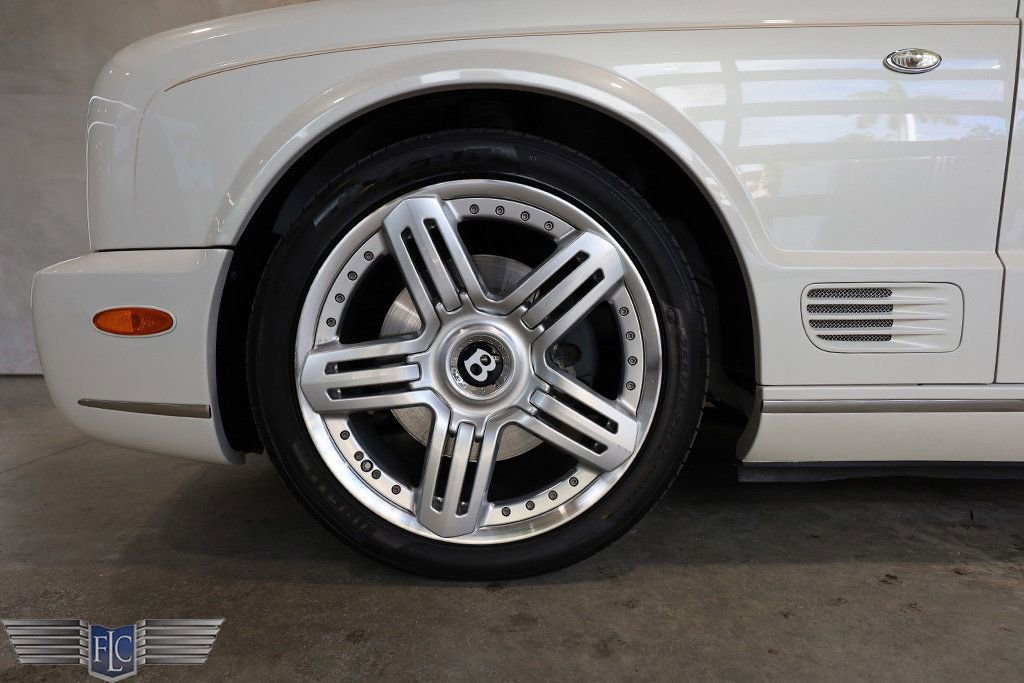 Used 2010 Bentley Azure T RWD image 35